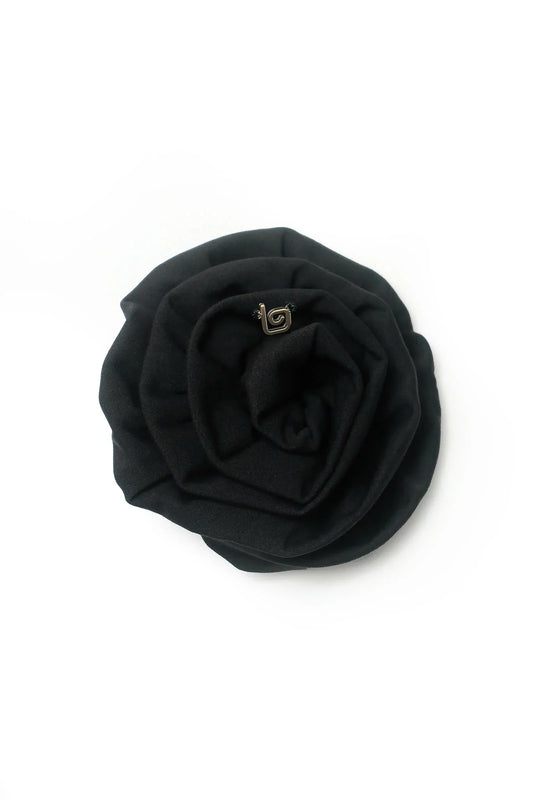 Bloom Forward Brooch - Charcoal - Olaben - Jewelry