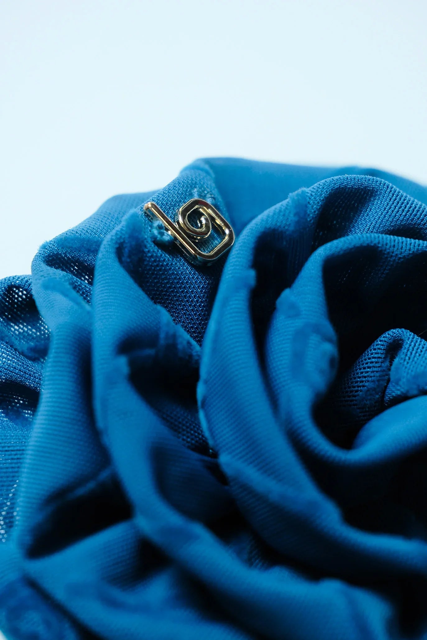 Bloom Forward Brooch - Enamel Blue - Olaben - Jewelry