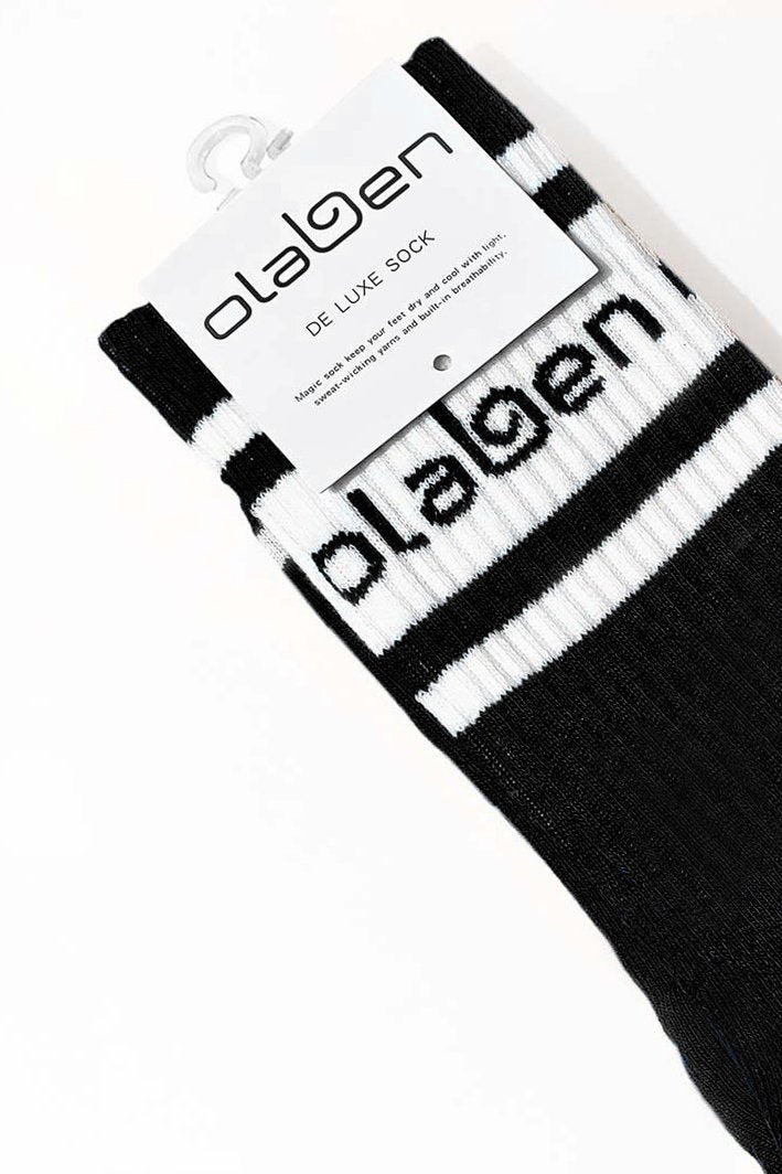 Cozine quarter sock in black color option.