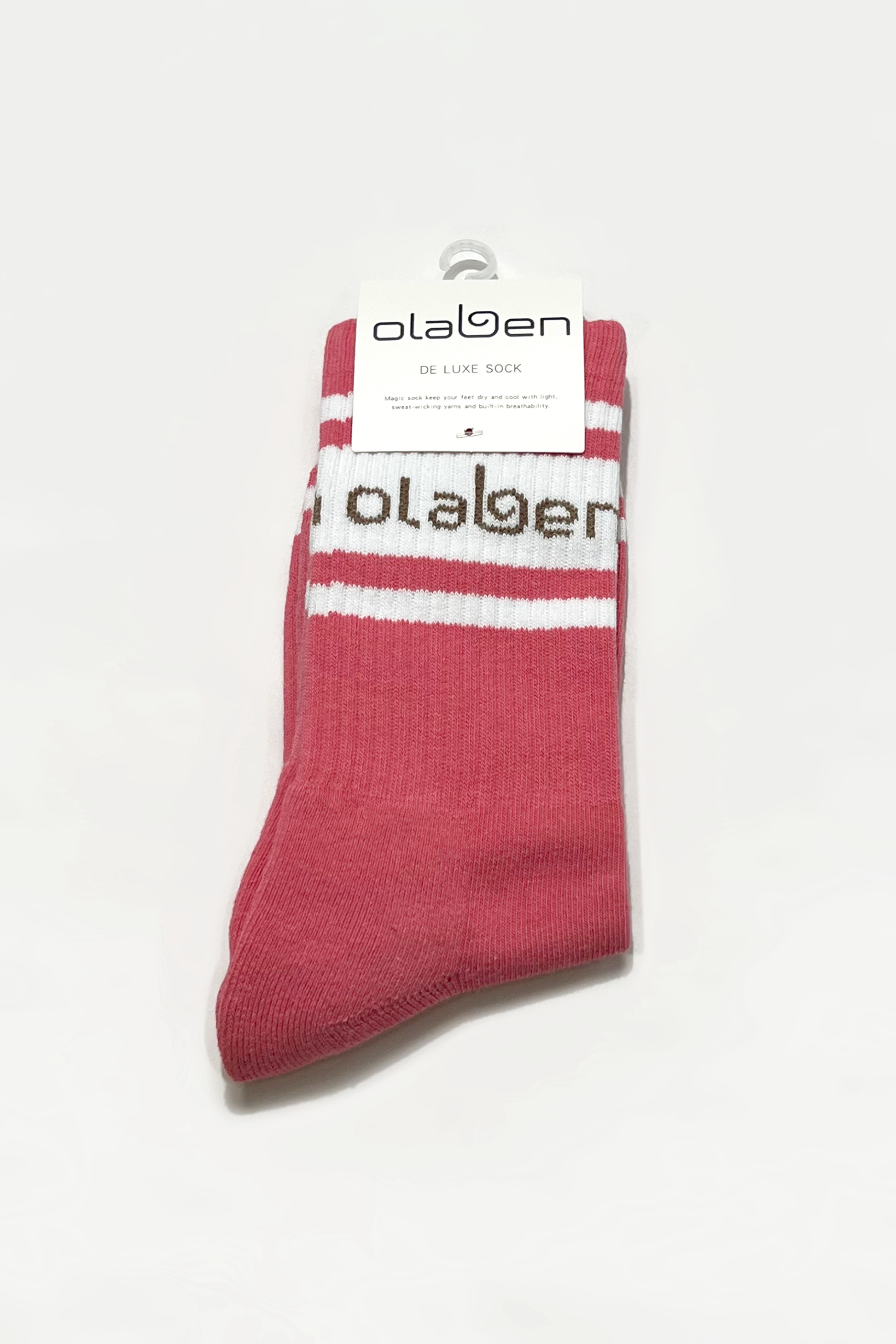 Colorful assortment of cozy quarter socks in raspberry wine and pink shades.