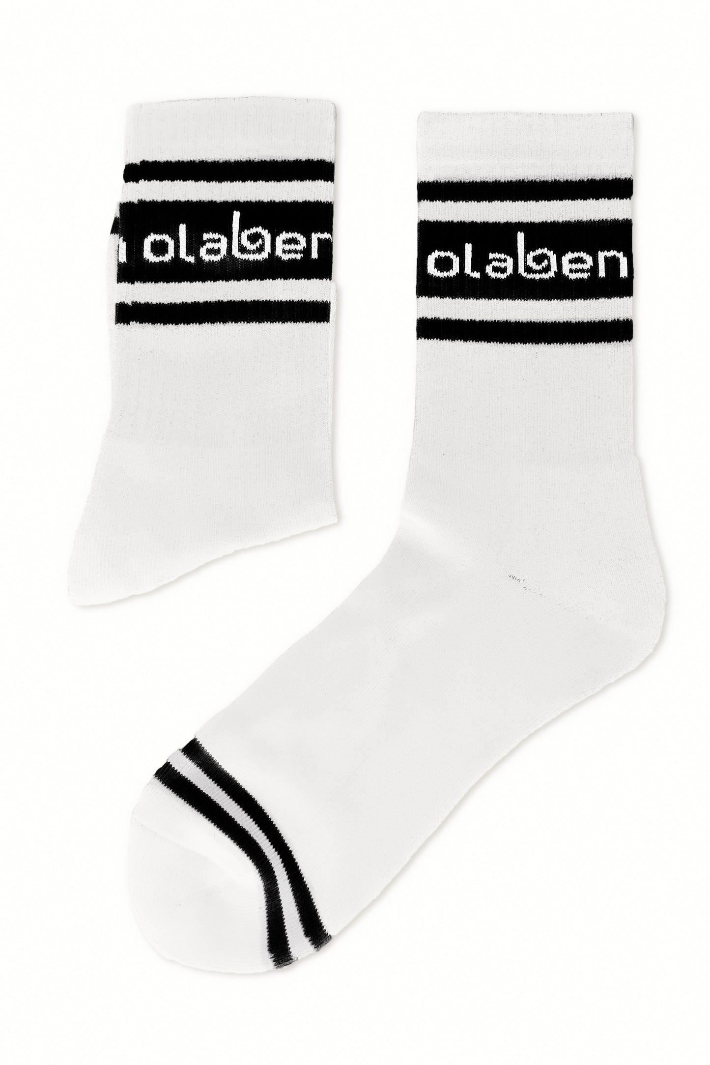 Cozine quarter sock in white color option.