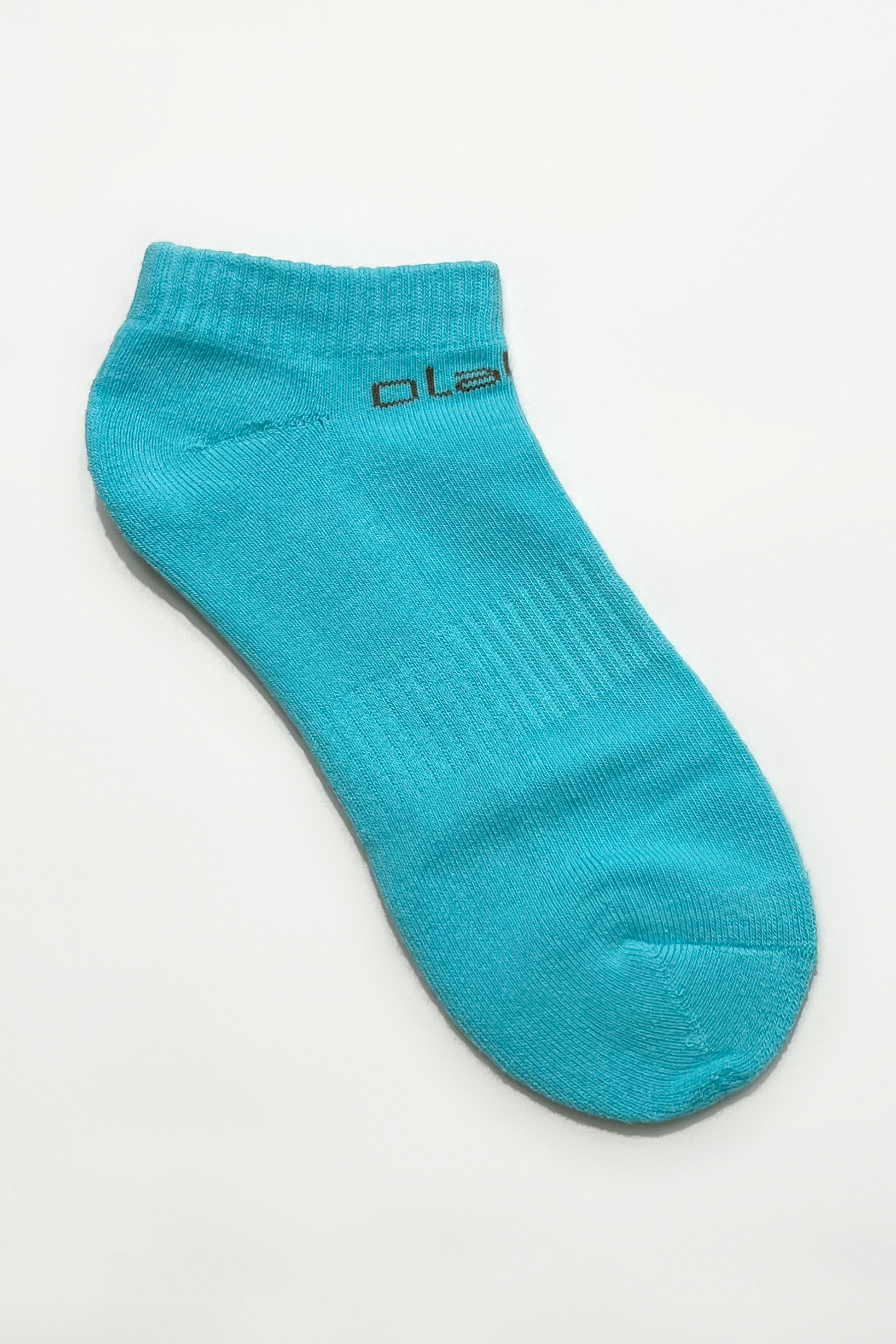 Colorful short socks in blue and airy design, perfect for a stylish and comfortable look.