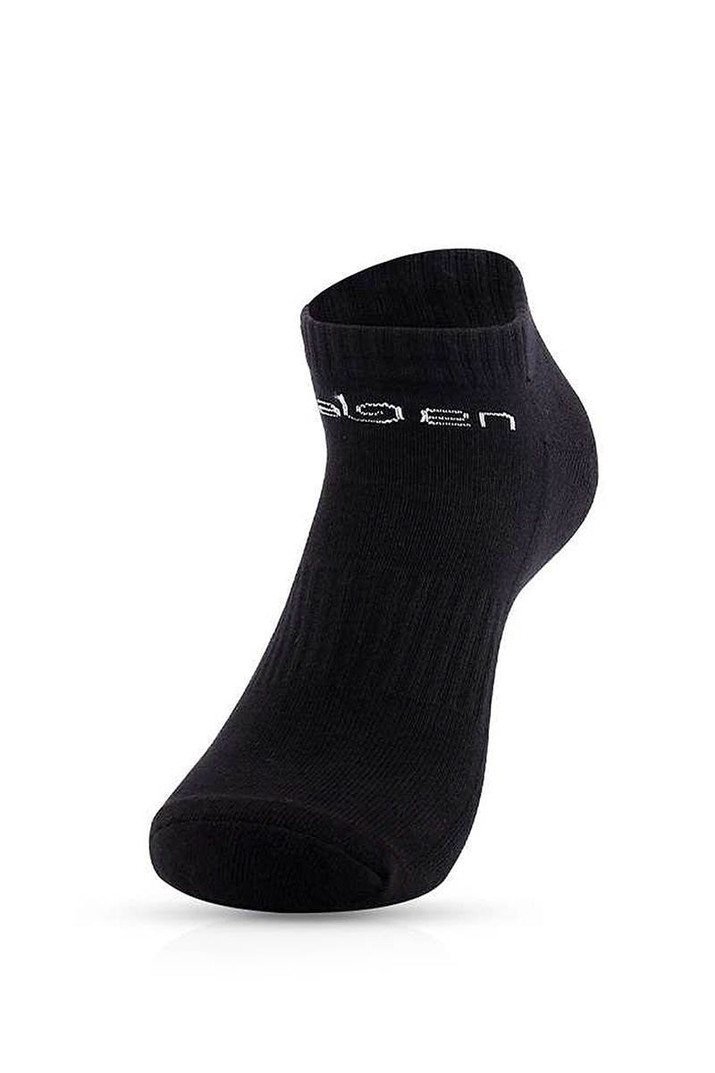 Black short socks with kissy design, size 5, perfect for a stylish and comfortable look.
