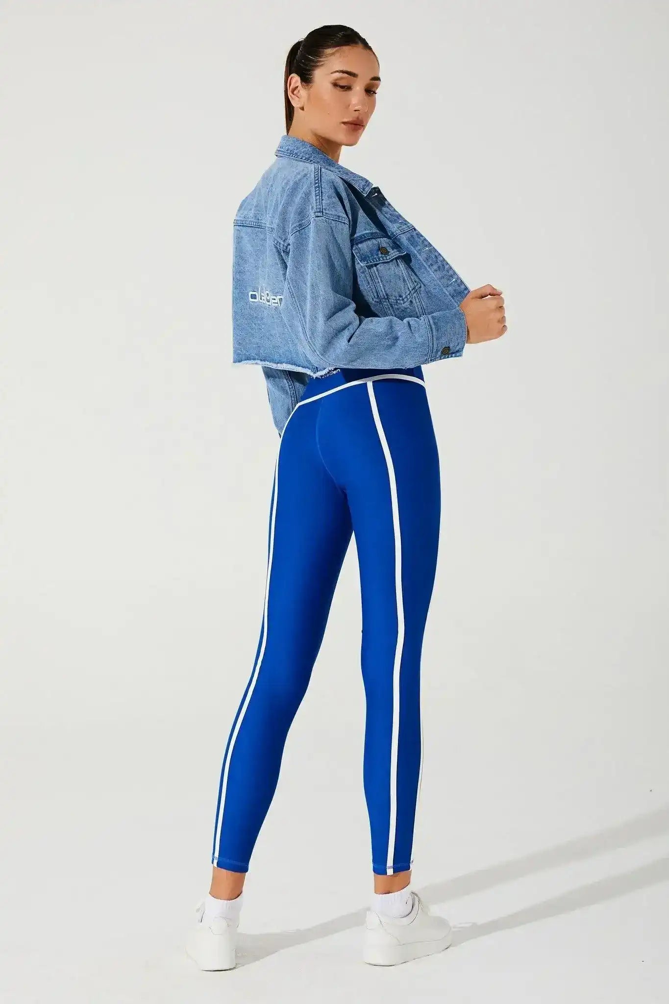 Olaben Ludic Legging in Atlantis blue — side detail of sculpting legging