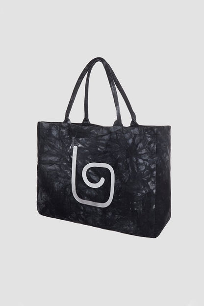 Stylish black shopper tote bag for fashion-forward individuals, perfect for everyday use or special occasions.