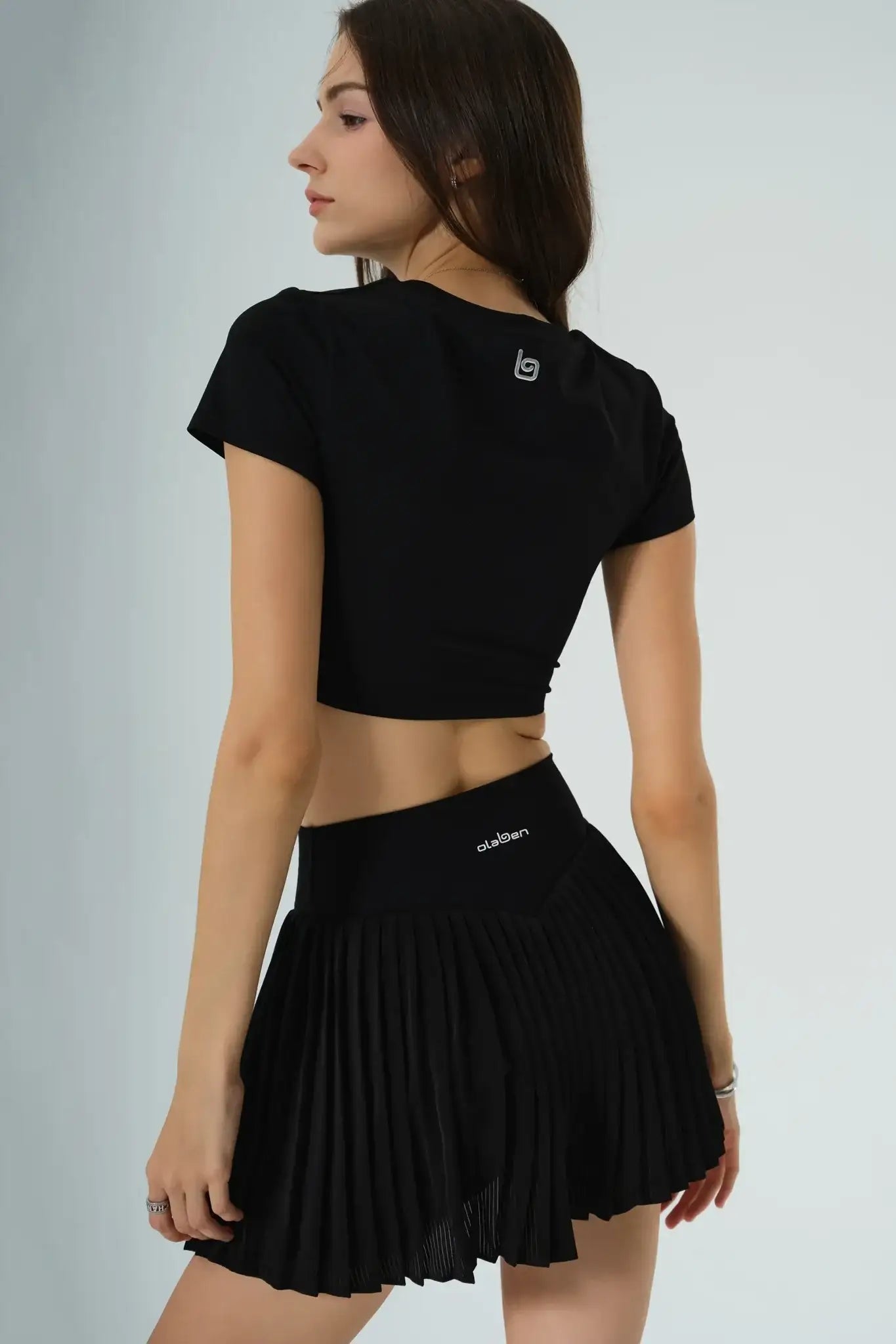 All Day Short Sleeve Crop - Black - Olaben