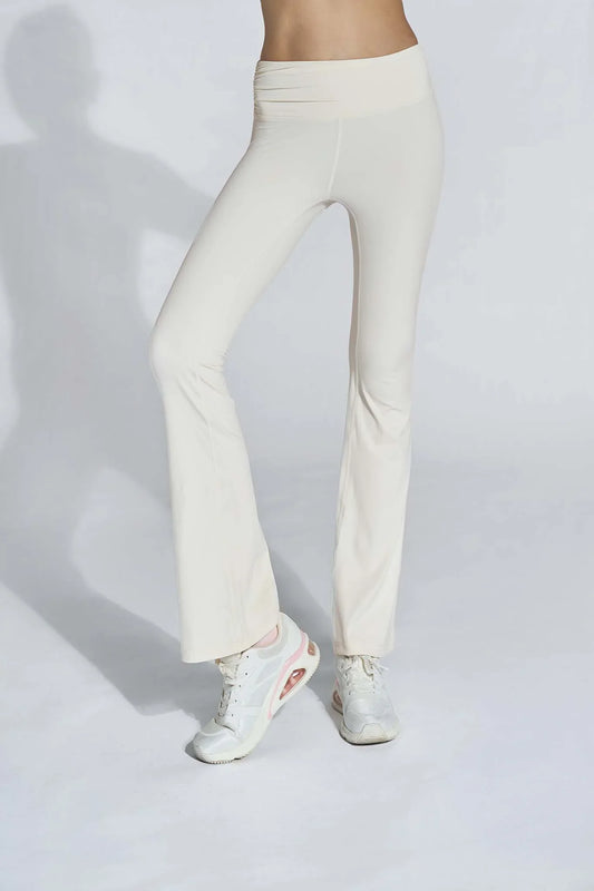 Romance Flare Leggings - Ivory
