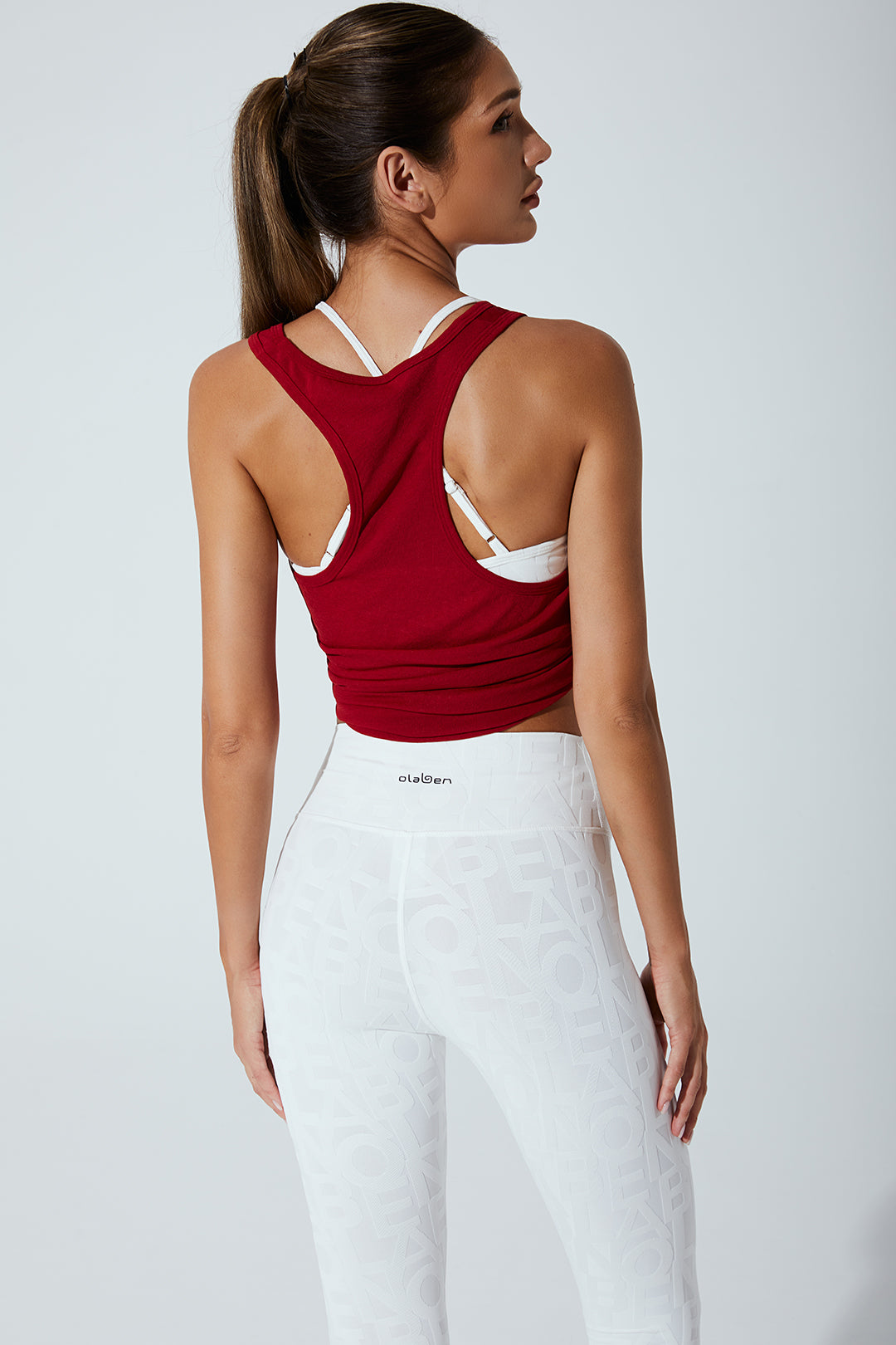 Vera Olaben women's tank top in savvy red, a stylish and comfortable choice for summer.
