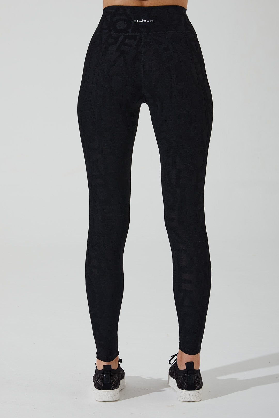 Carbon black 3D women's leggings with floral design, size 4, product code OW-0073-WLG-BK.