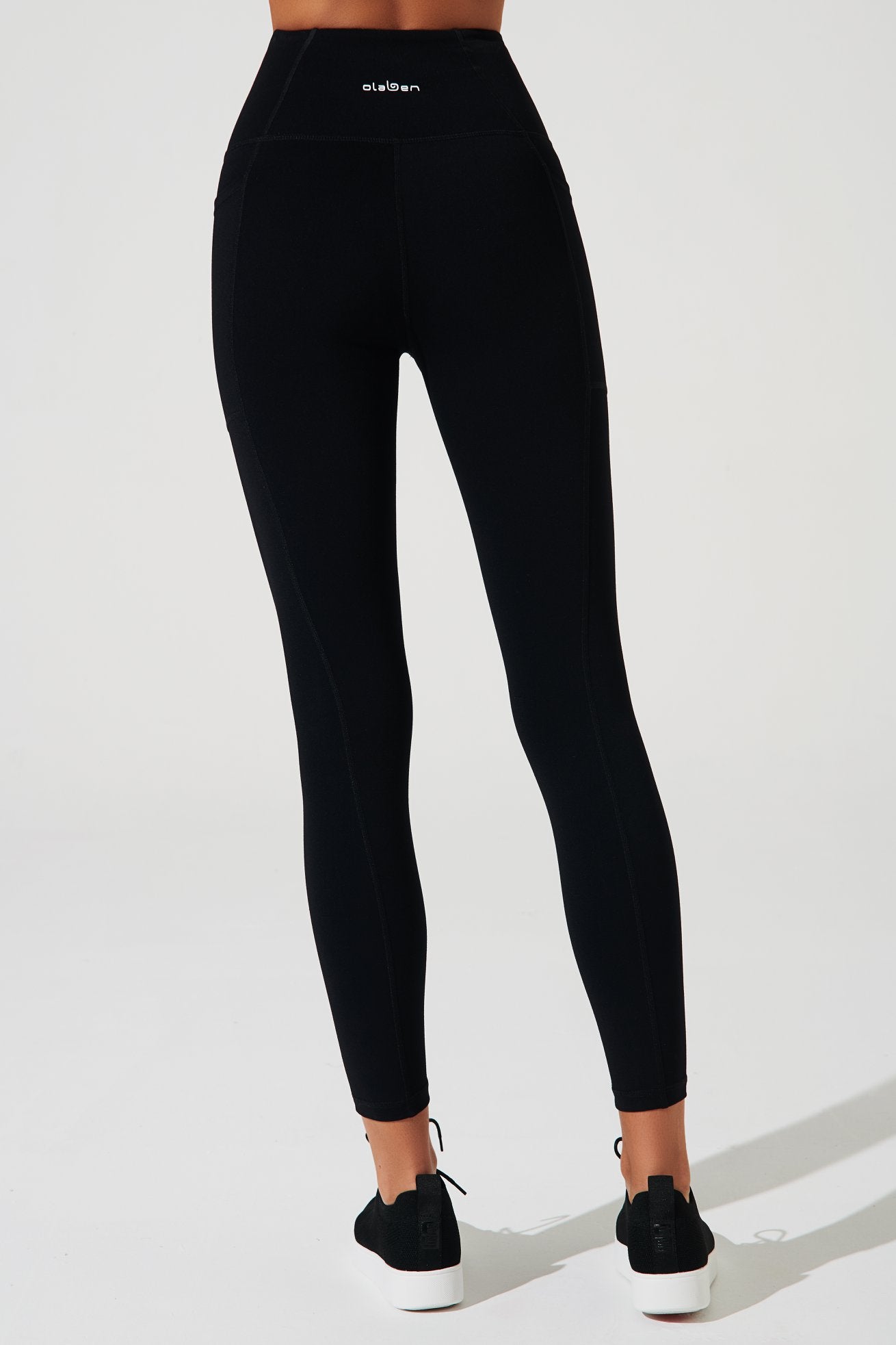 Black women's leggings by Julian Pocket, perfect for any occasion, style, and comfort.