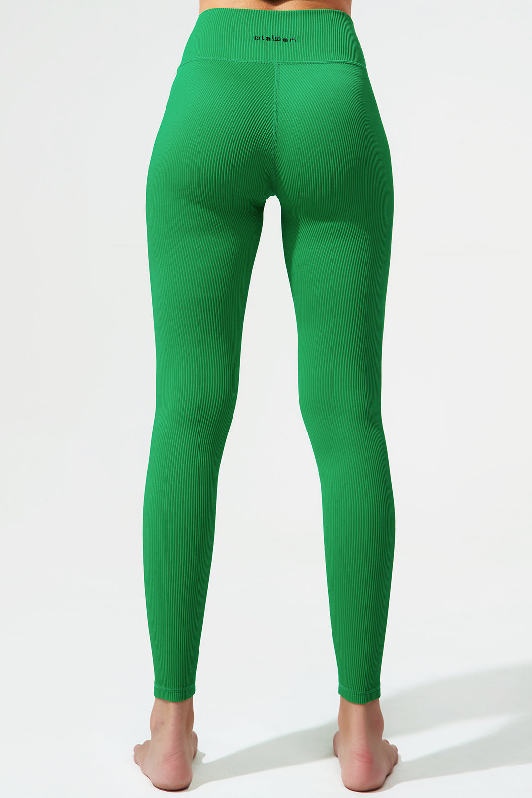 Querida high-waist fern green leggings for women, a stylish and comfortable choice for any occasion.