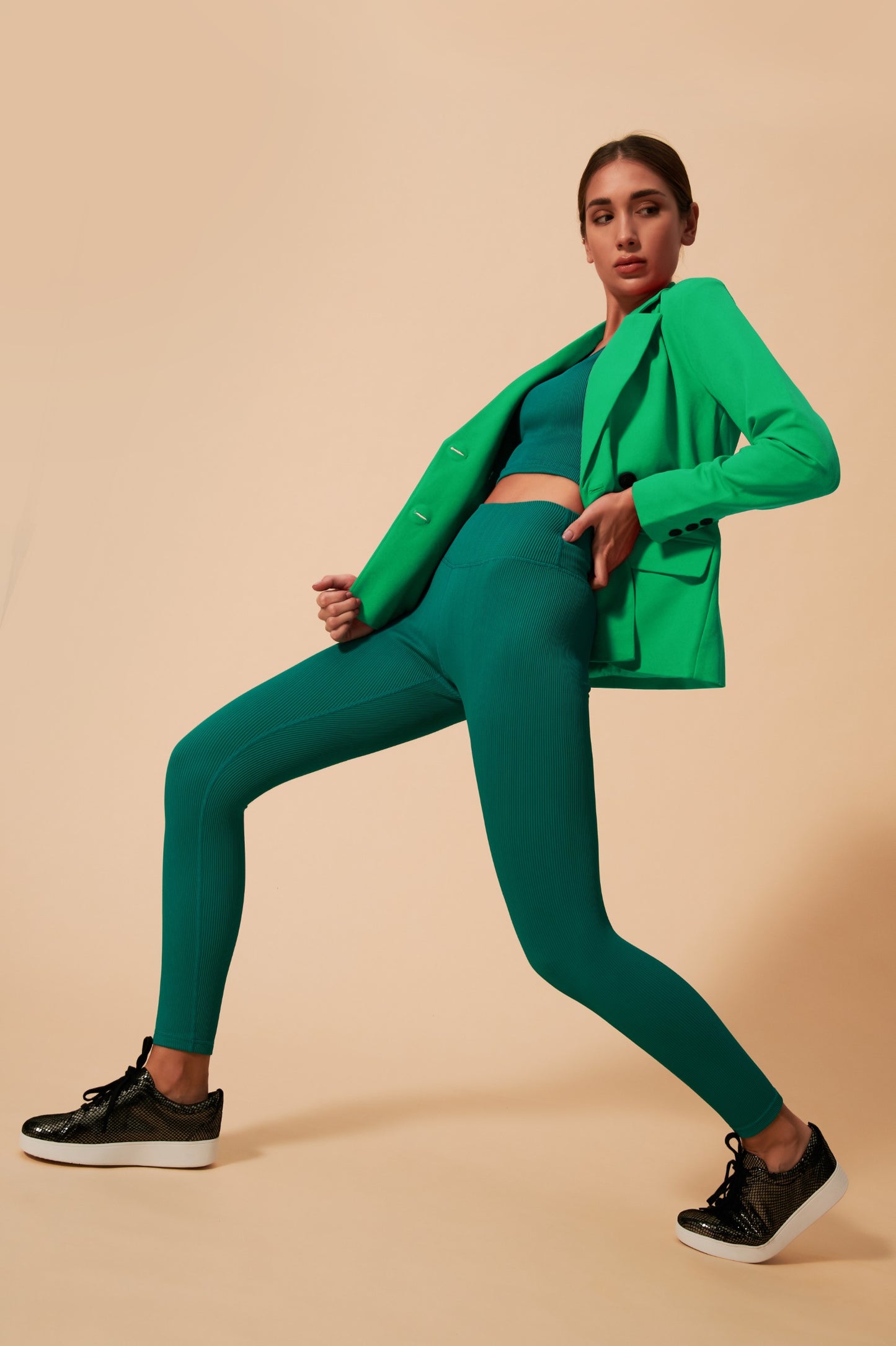 Stylish green women's jacket by Tifan Blazer, perfect for any occasion.